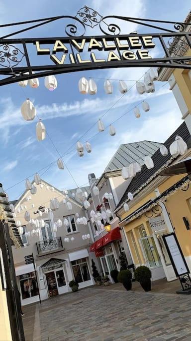 Disney Luxury Studio Serris Bagian luar foto